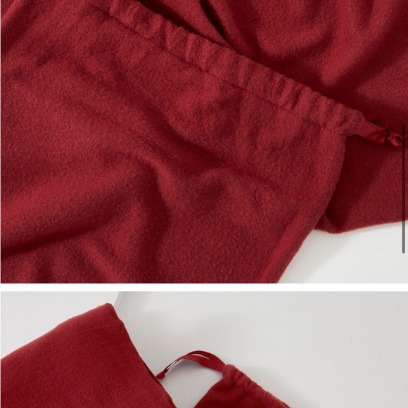 NIB. Travel Blanket - Ruby Wine very Soft. Lap Blanket - Picture 2 of 2